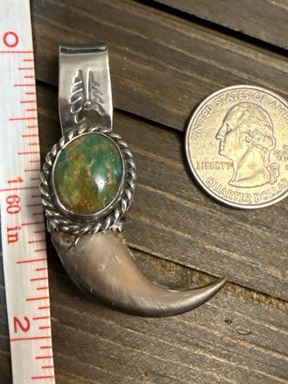 Evans green turquoise and black bear claw pendant - Picture 3 of 5